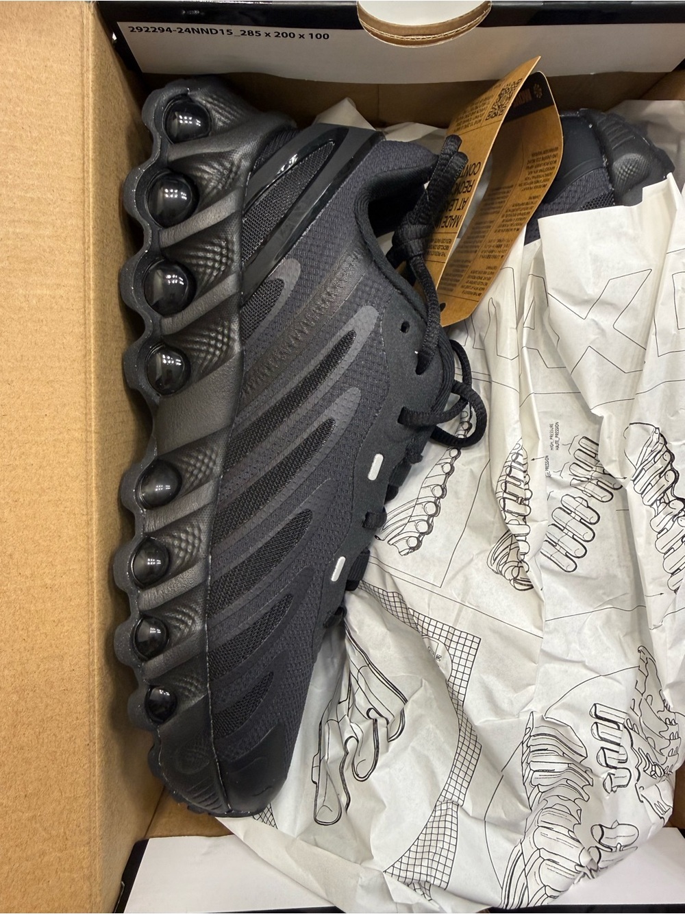 Nike DN8 all black